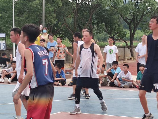 B体育官网推出篮球大奖赛竞猜活动,吸引全球篮球迷参与互动,篮球体育平台
