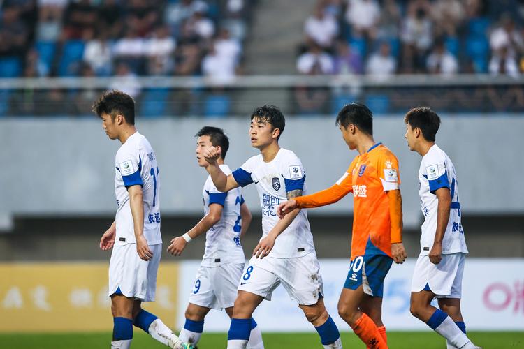 “法国足协青训标准再升级:B体育官网审视本泽马回归与年轻一代同时崛起的巨大动能”